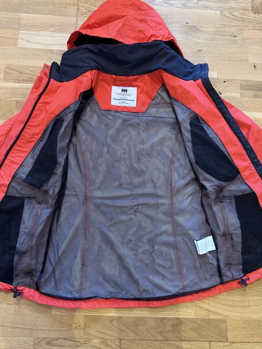 Жіноча мембранна куртка / дощовик helly hansen