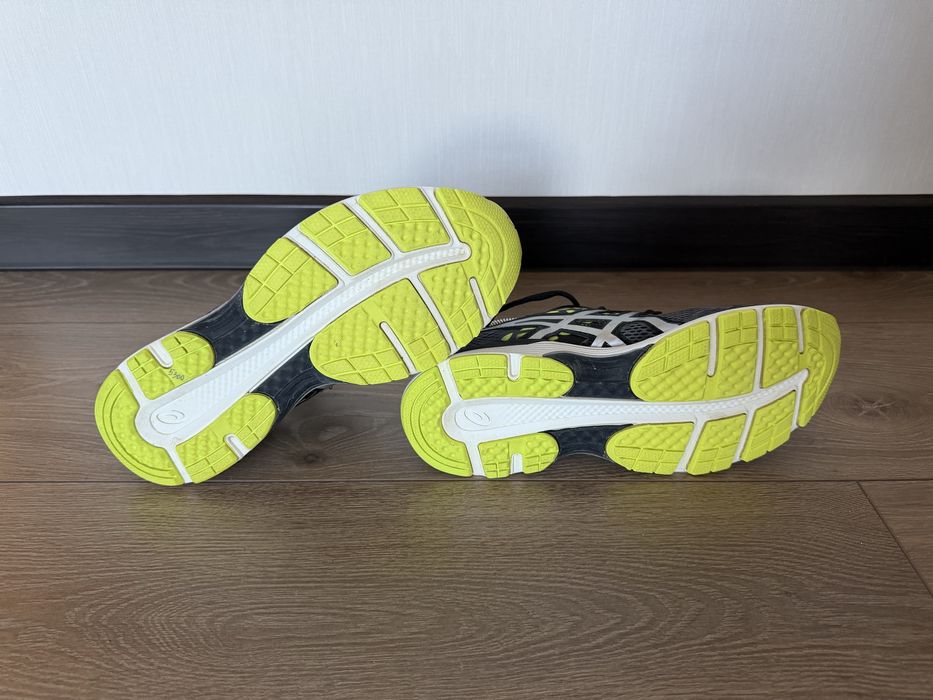 Кросівки Asics 39.5 - 40 розмір