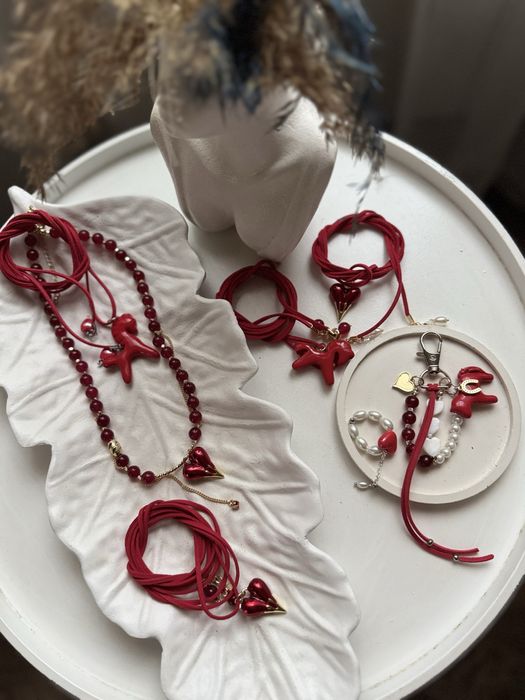 Прикраси ручної роботи , символ 2026 р , чокер , сережки , брелки