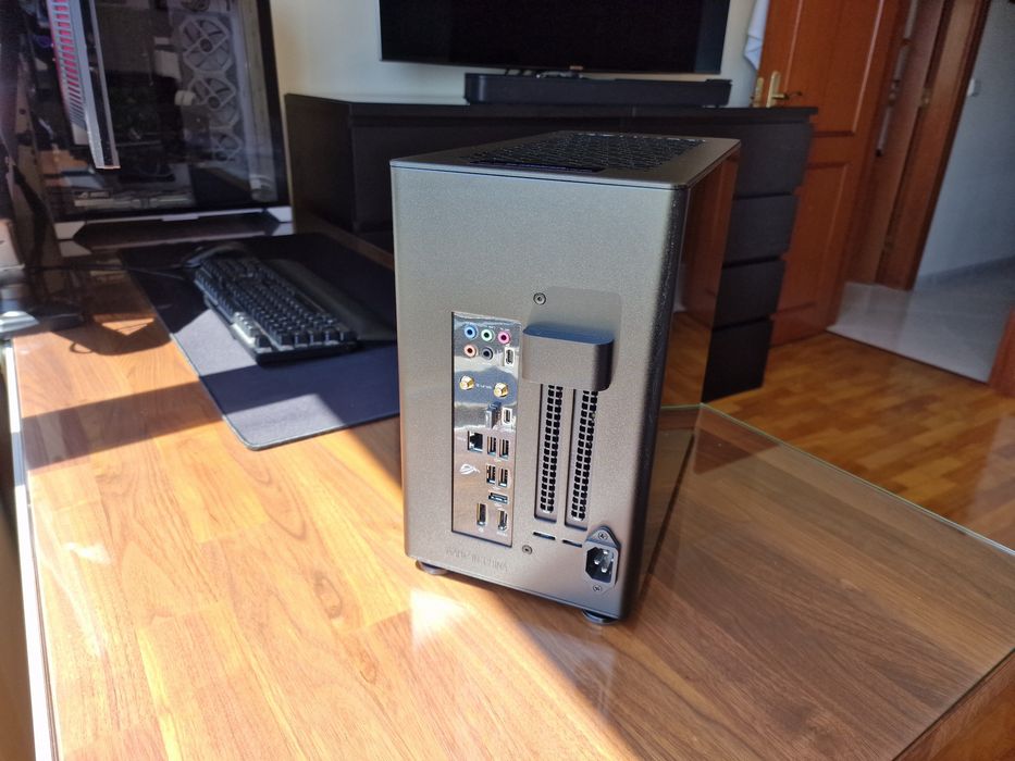 Caixa Mini-ITX Jonsbo A4 Black (APENAS CAIXA)