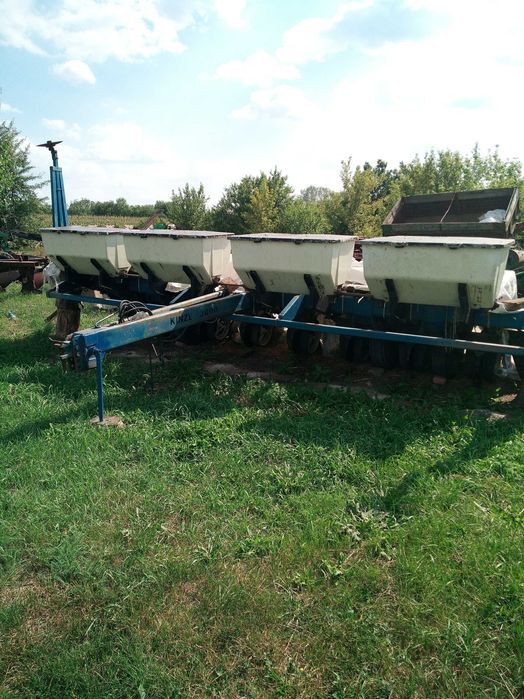 Продам сеялку kinze 3000