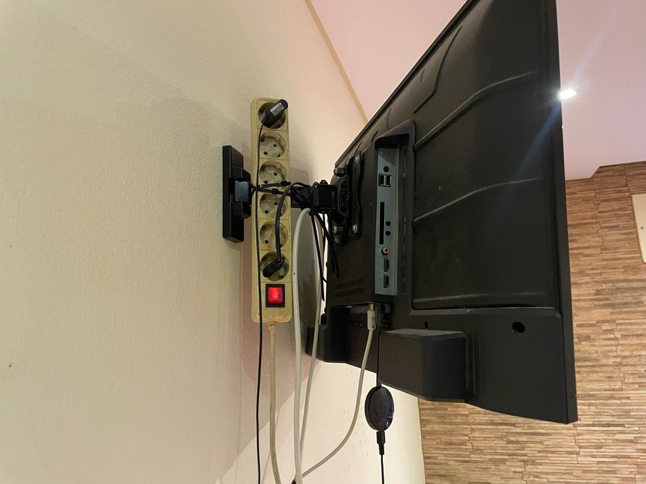 Tv silver tamanho médio