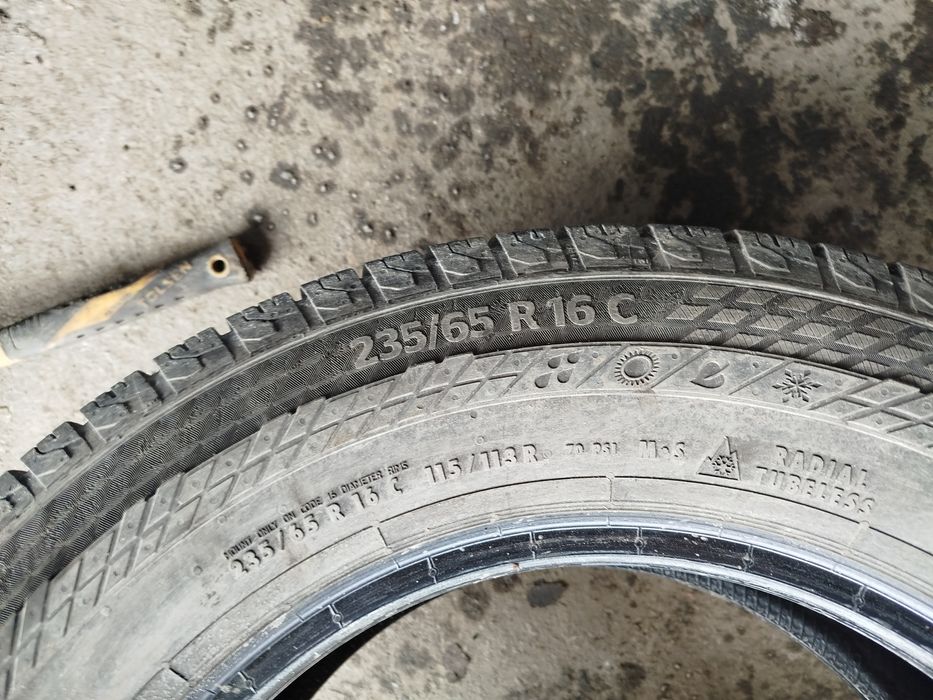Continental 235/65R16C