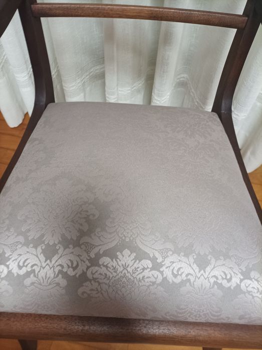 Cadeirão antigo restaurado estilo inglês estofado novo  tecido damasco