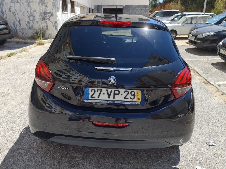 Peugeot 208 1.2 Signature 2018
