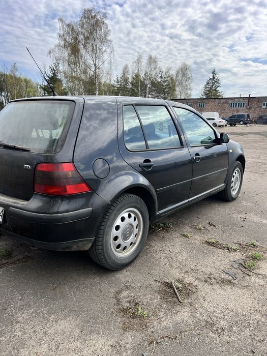 Гольф 4 в чудовому стані 1.9 простий