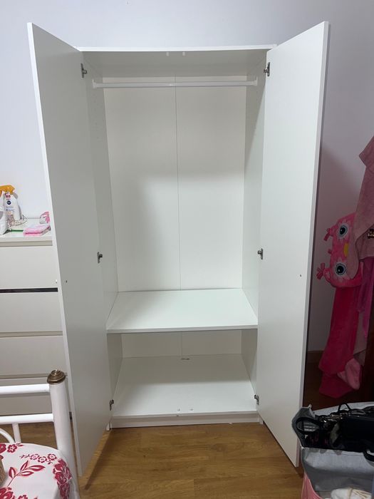 Guarda fato usado 65€ negociavel. Transporte por conta propia.