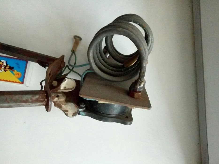 Нагрузочная вилка для аккумулятора