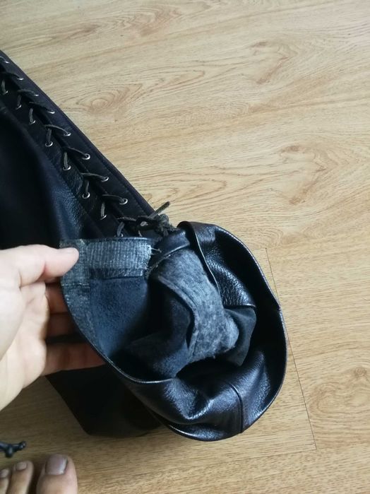 Spodnie skórzane z rzemykami