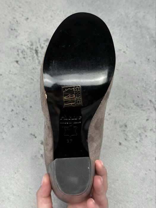 szpilki Acne Studios Taupe Suede Chunky Block Heel Pumps