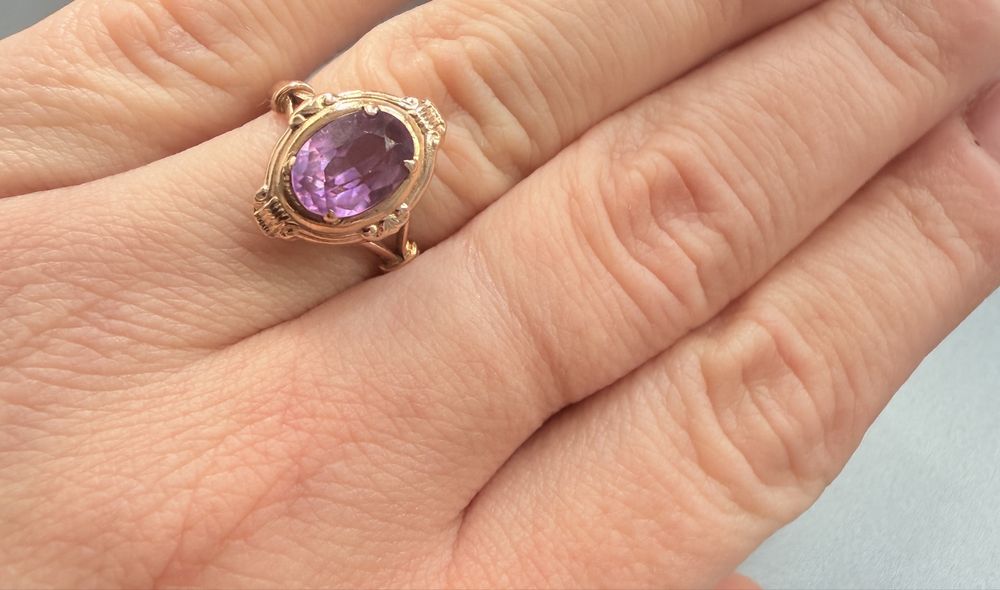 Zloty piersionek z ametystem