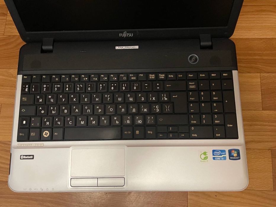 15.6” Fujitsu i3-2310M 8gb Intel SSD 128gb