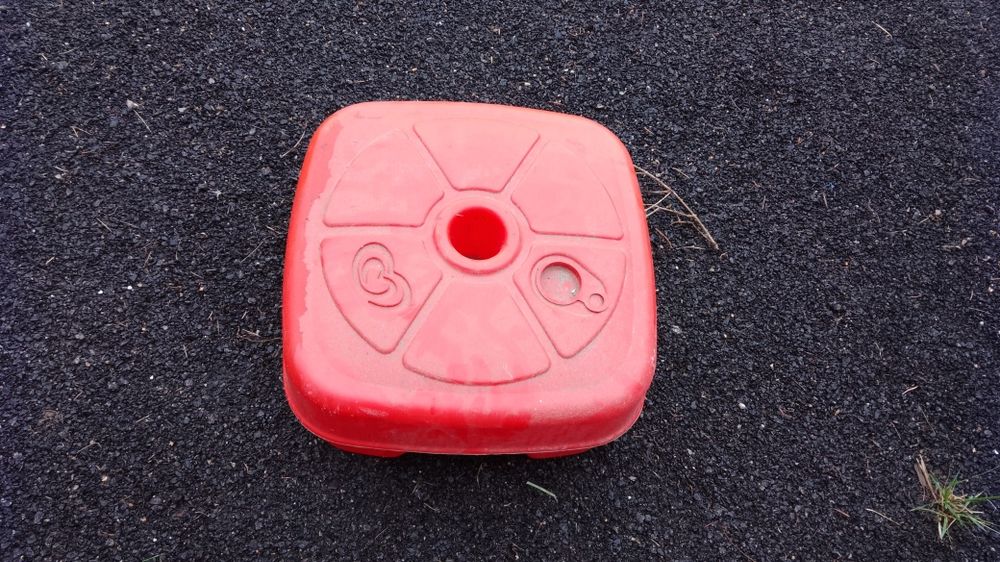 Stojak na parasol przenosny