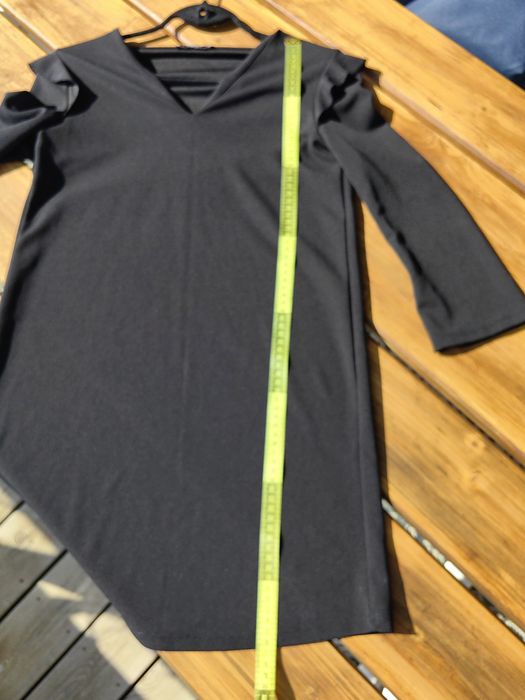 Letnia sukienka do kolan Violeta by Mango,  XS, dekolt V,  czarna stan dobry