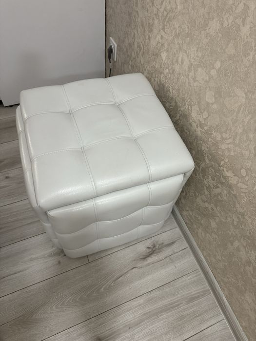 Продам пуф з 5 стульчиків.