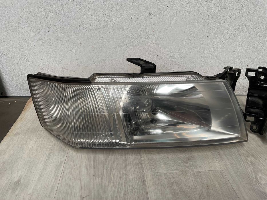 Óticas MITSUBISHI SPACE WAGON