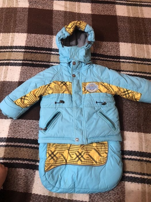Продам детский зимний комбинезон, два в одном.