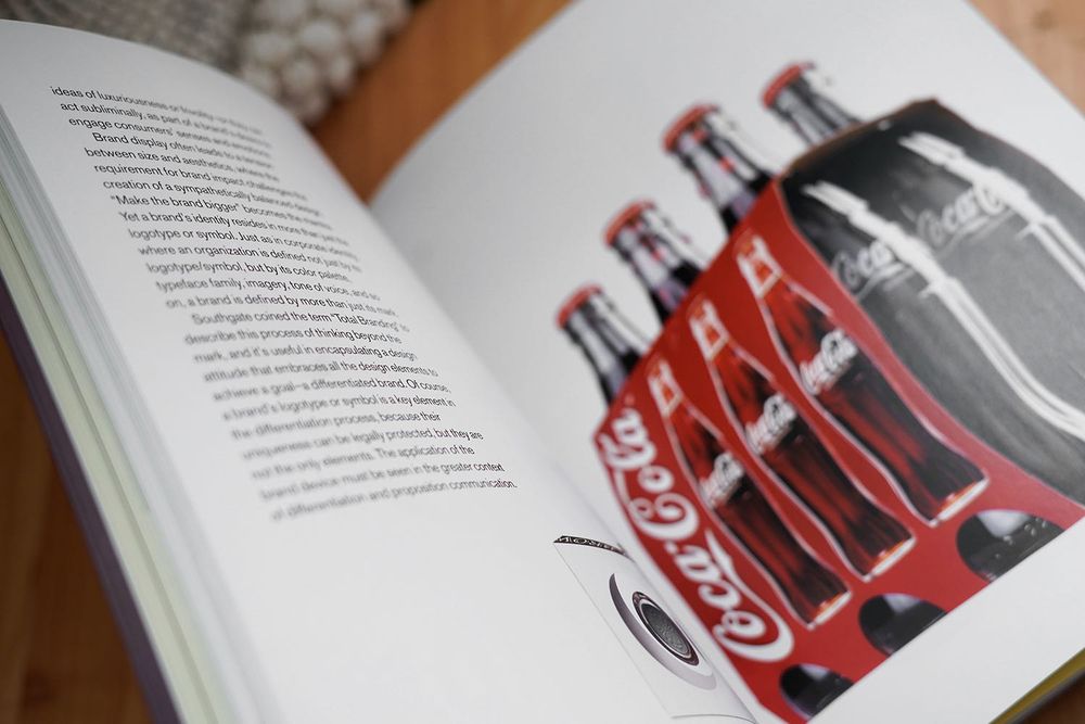 Livro "What Is Packaging Design?" de Giles Calver - ENG