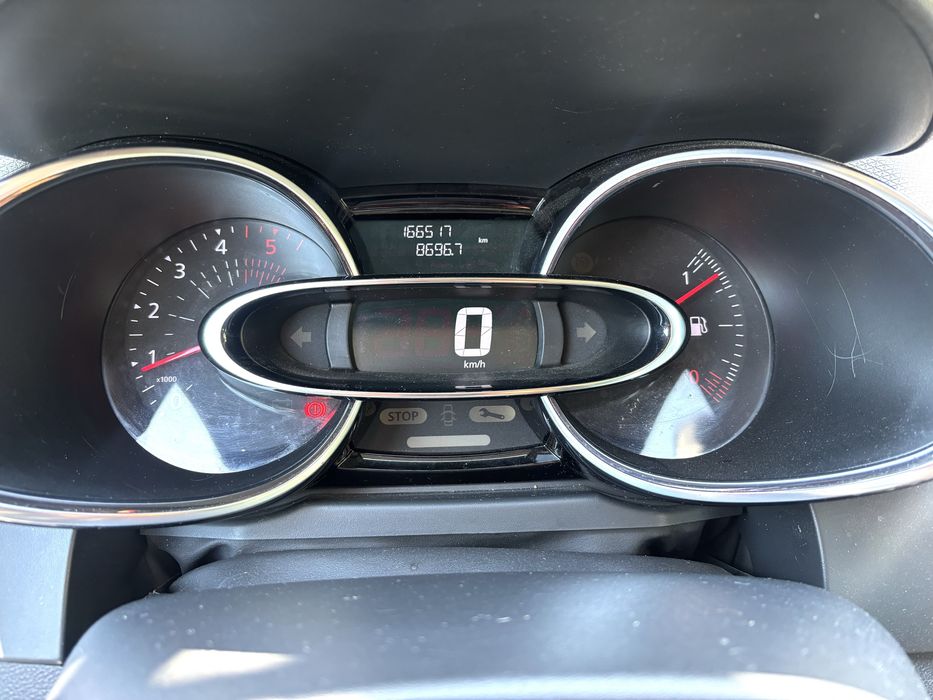 Renault Clio — fotografia 8