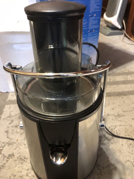 Соковыжималка Scarlett SC-018