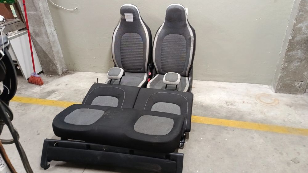 Conjunto de bancos RENAULT Twingo III (BCM_)