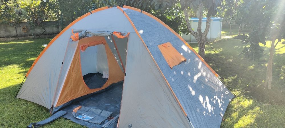 Tenda 4 pessoas + espaço no meio + toldo
