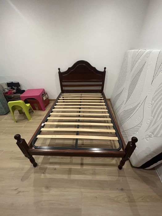 Cama + estrado em bom estado