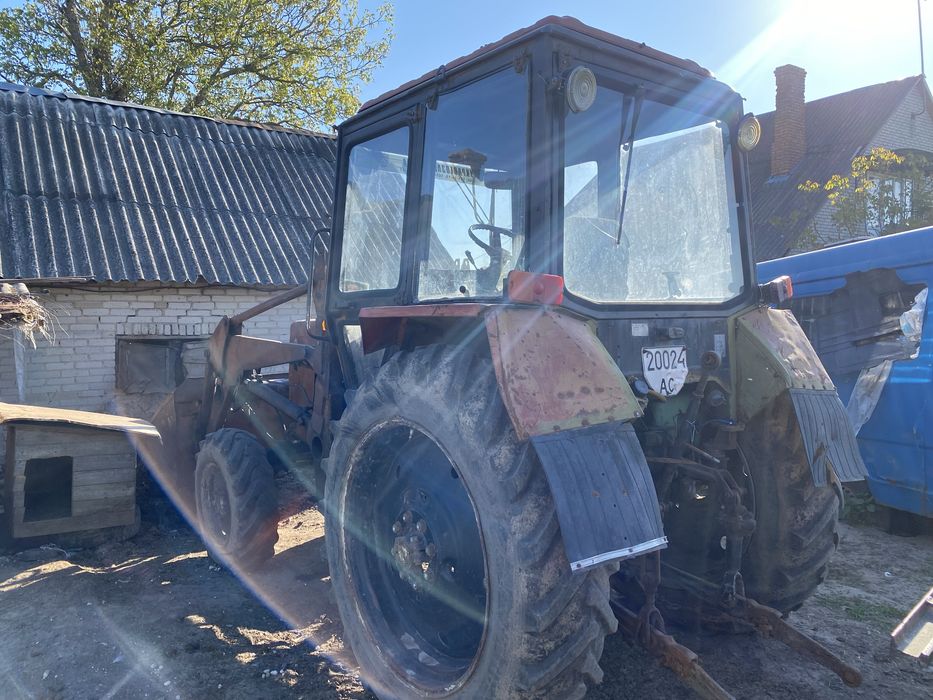 Трактор МТЗ  82   з погрузчиком 2004 рік . Терміновий продаж !!!