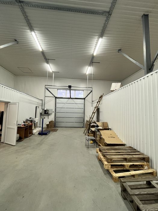 Продаж комерційного приміщення з ділянкою у с Крупа, ТОРГ