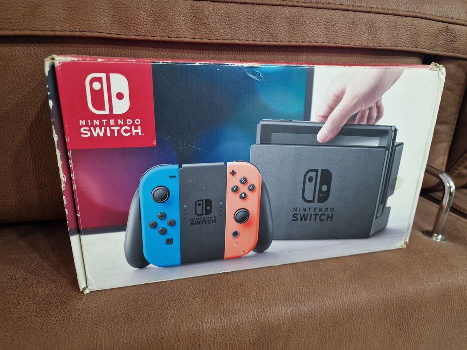Nintendo switch azul e vermelha