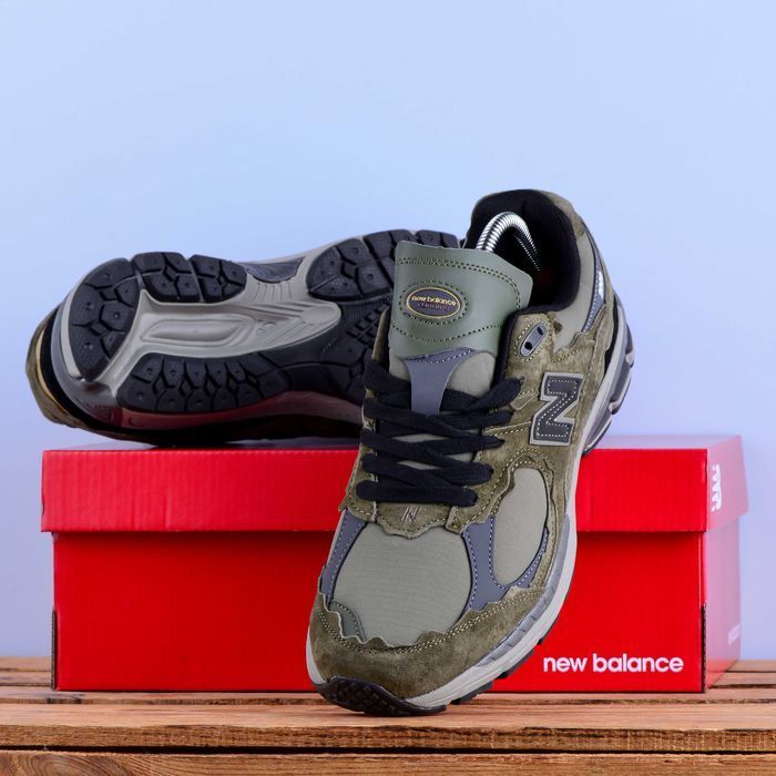 (1992) Чоловічі Кросівки New Balance 2002R колір хакі (41-46) нб NB