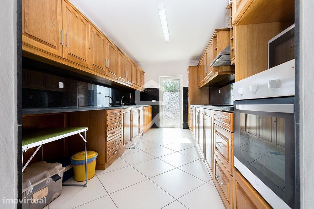 Moradia T3 c/ Quintal, Terraço e Garagem no Loteamento Quinta das Sesm
