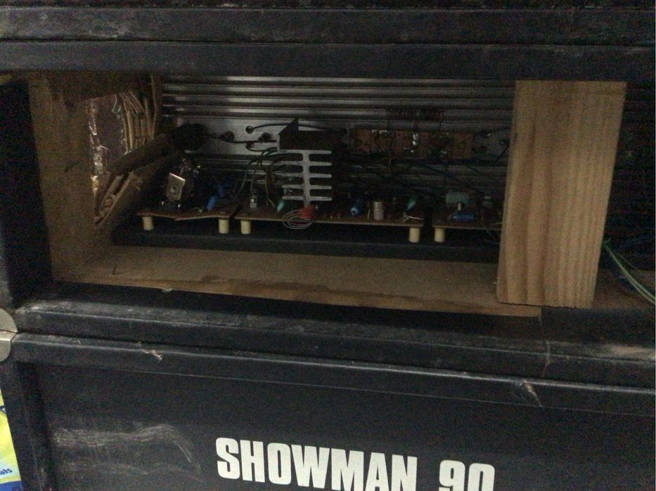 Wzmacniacze Showman 90