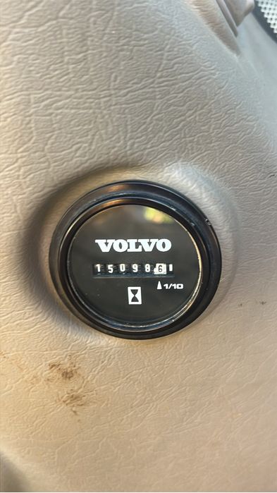 Escavadora Volvo 220 D ano 2013