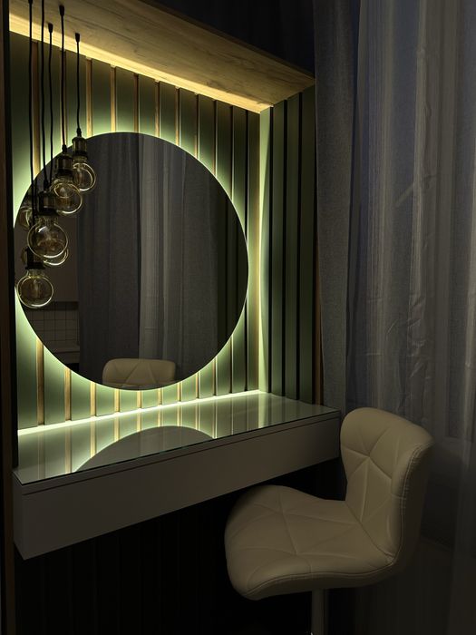 Бʼюті столик (стіл для бровиста)САМОВИВІЗ З ФРАНКІВСЬКА