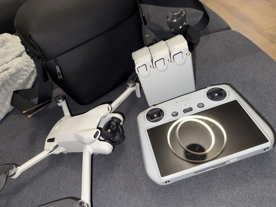 DJI Mini 3 Fly More Combo + opcjonalnie 2 karty microSD