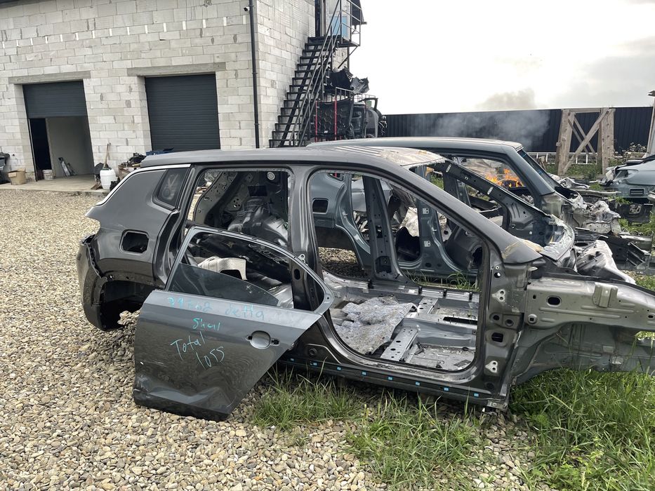 Чверть (ланжерон) чвертка поріг, криша, стойка Jeep Compass 2017-2021