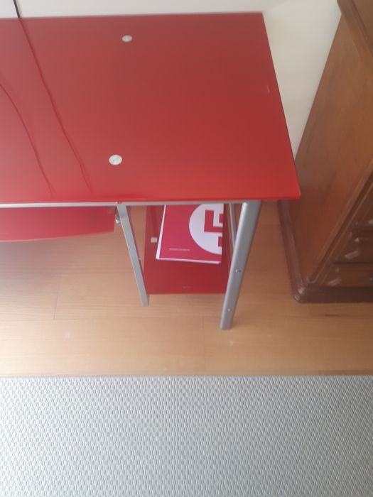 Vendo  secretária