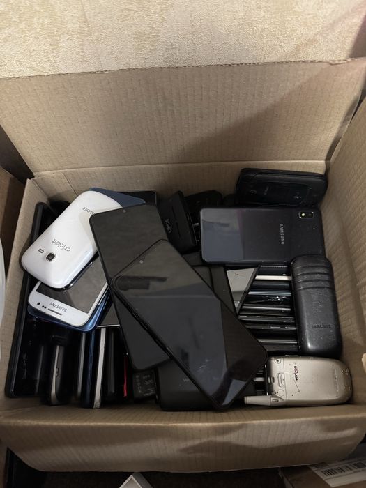 Лот техніки apple android