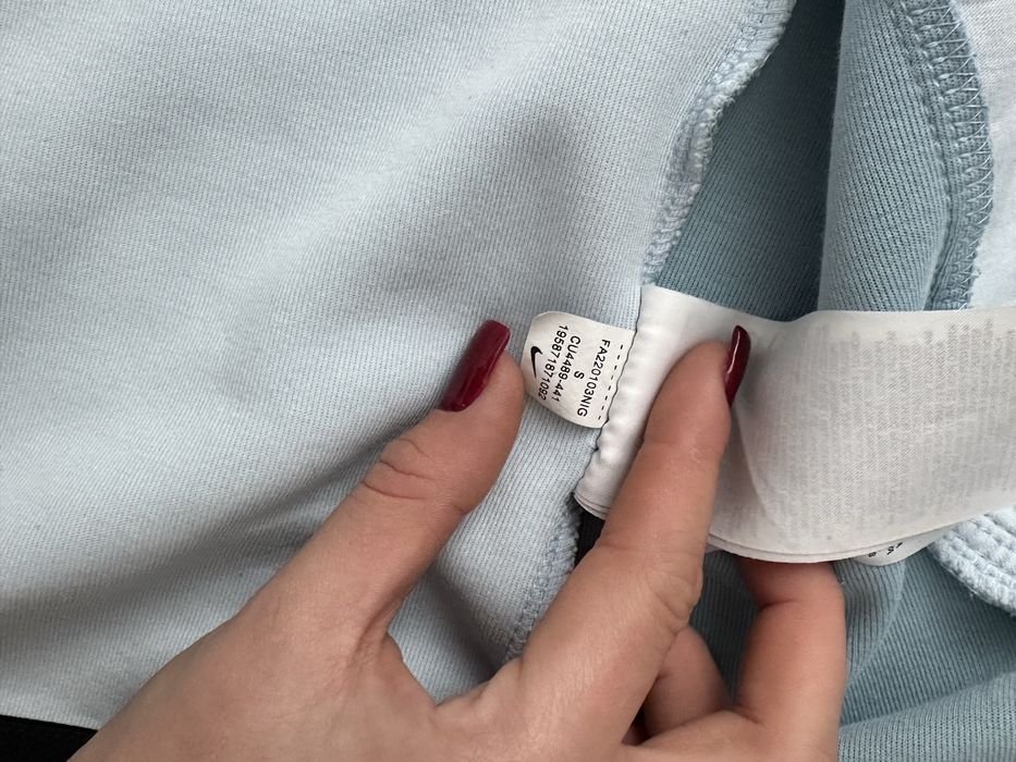 Продам  Nike tech fleece