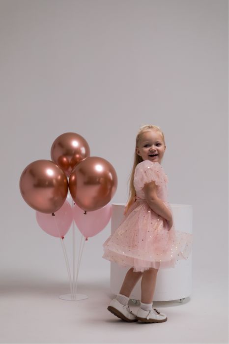 Оренда святкових  суконь