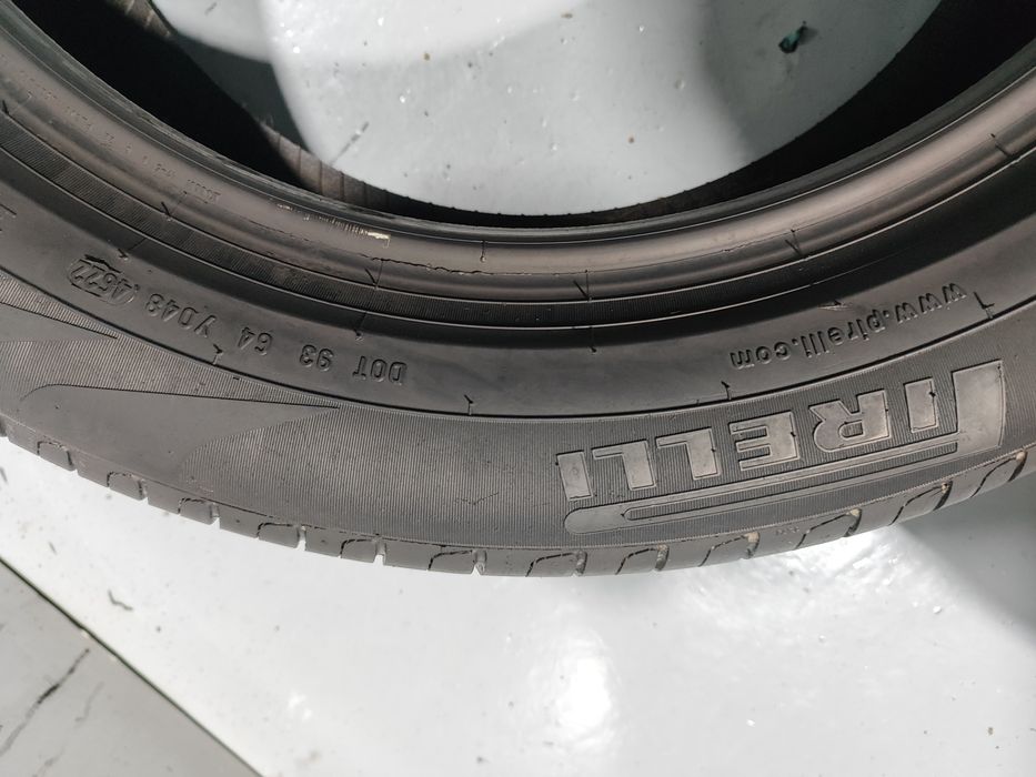 2 pneus semi novos 255-50R19 Pirelli - Oferta dos Portes