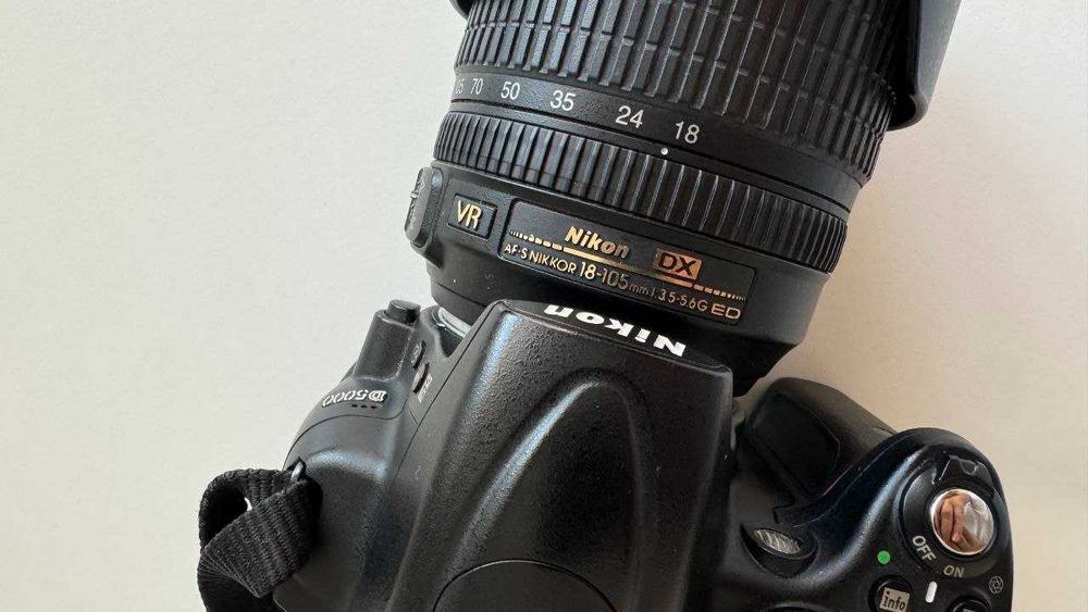 Nikon D5000 + Nikkor 18-105mm VR