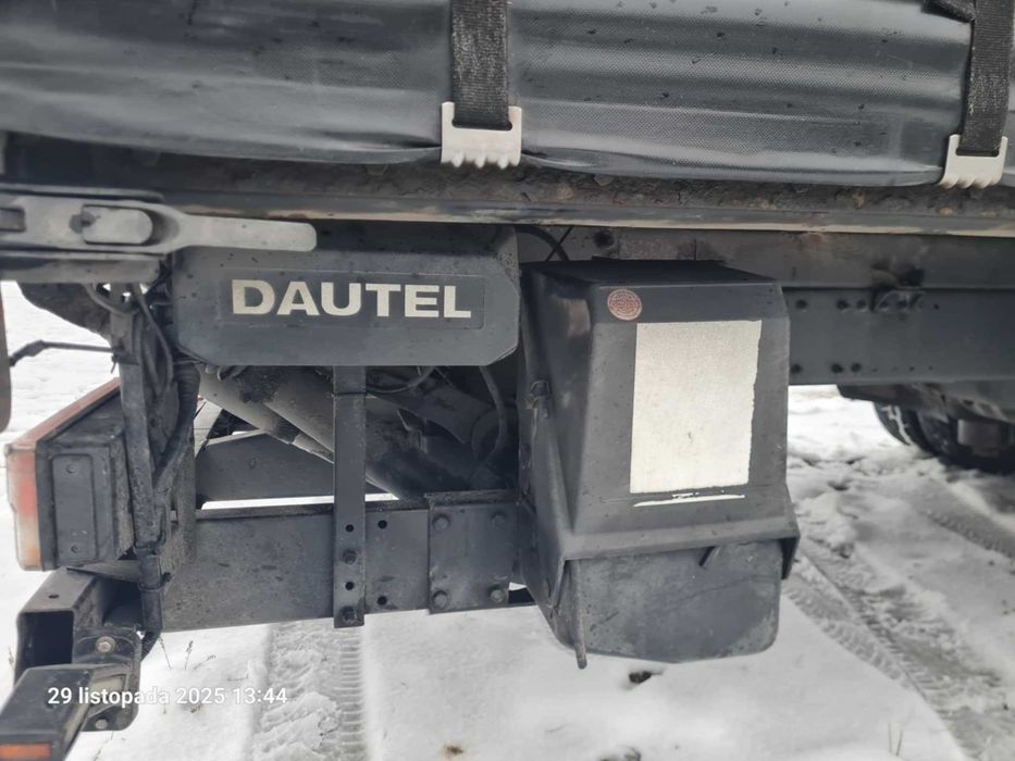 winda załadowcza z papierami