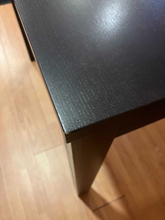 Mesa quadrada e alta preta IKEA
