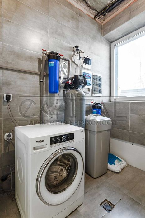 Продажа дома с бассейном, Гнедин, КГ River Island