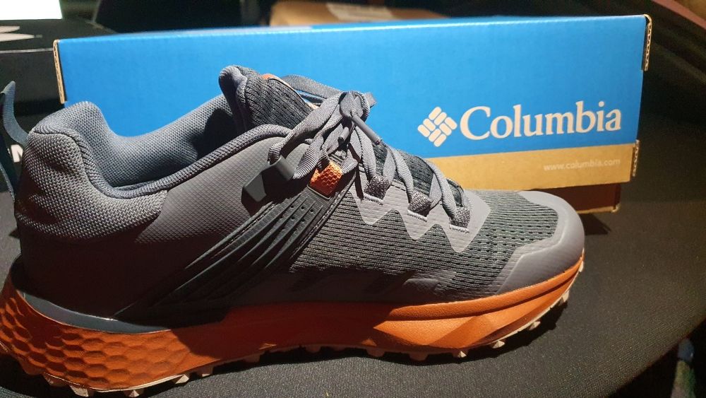 Sapatilhas Columbia, novas na caixa, 42,5