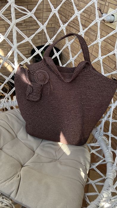 Жіноча сумка із рафіі.