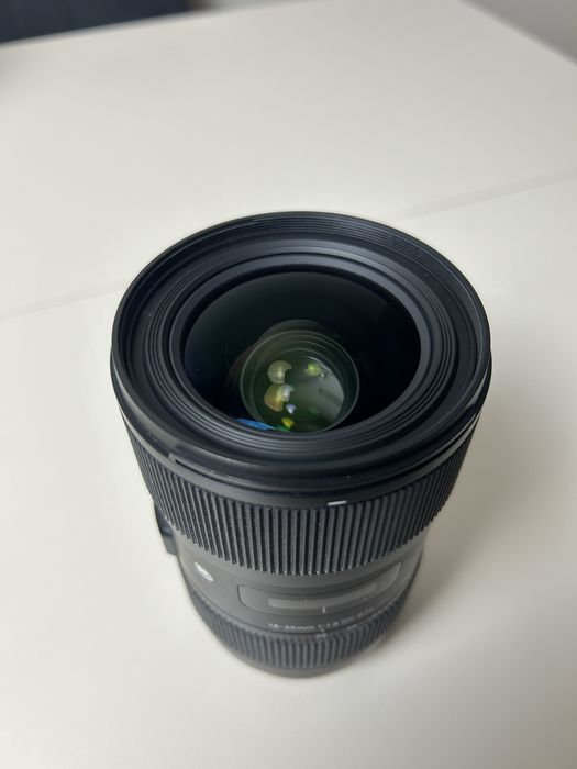 Sigma 18-35mm f/1.8 EF