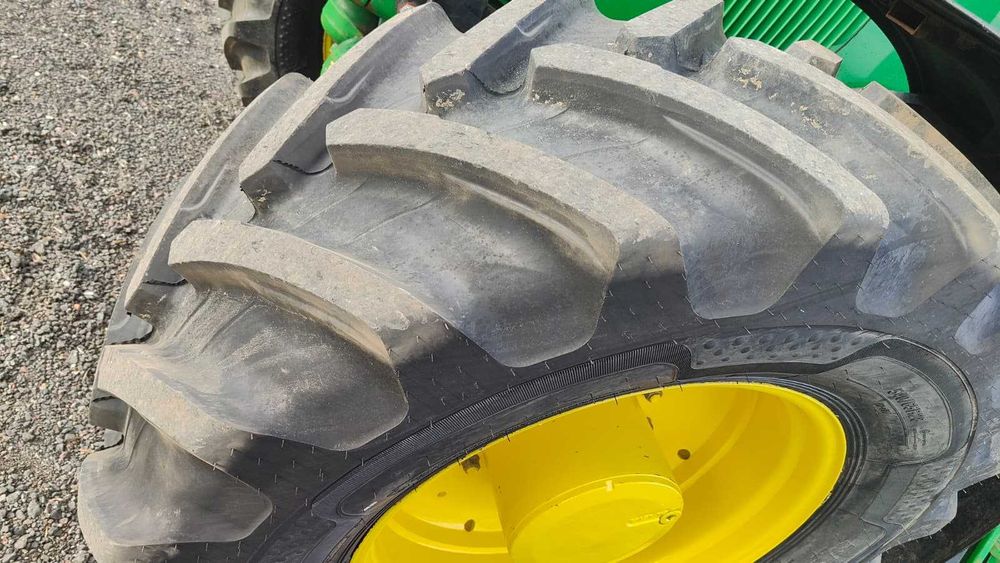 Ciągnik John Deere 6820